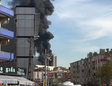 Κωνσταντινούπολη: Τεράστια φωτιά ξέσπασε σε νοσοκομείο (φωτό, βίντεο)